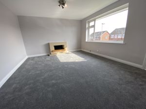 LIVING ROOM- click for photo gallery